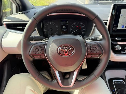 New 2025 Toyota Corolla SE image 15