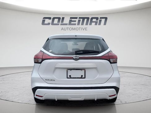 Used 2023 Nissan Kicks S FWD image 4