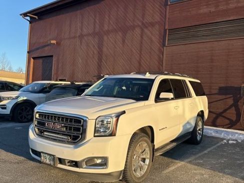 Used 2020 GMC Yukon XL SLT image 1