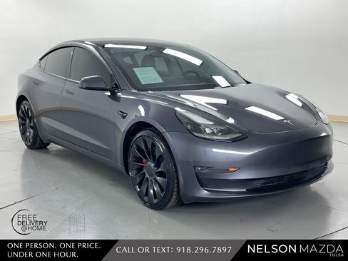 Used 2023 Tesla Model 3 Performance image 4