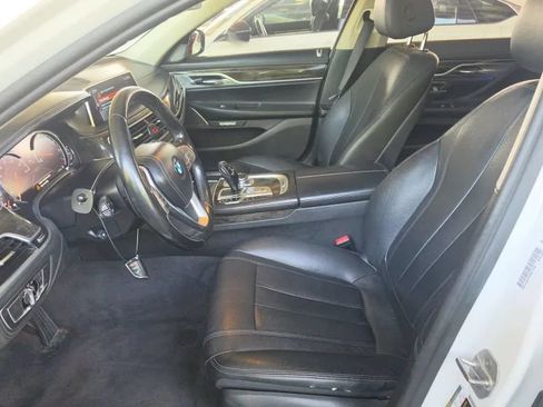 Used 2017 BMW 740i xDrive AWD/4WD image 3