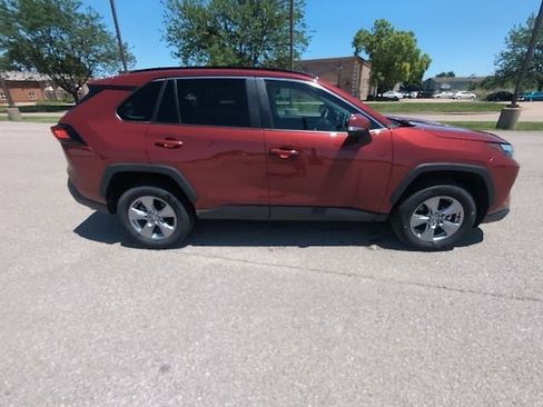 Used 2025 Toyota RAV4 XLE AWD/4WD image 2