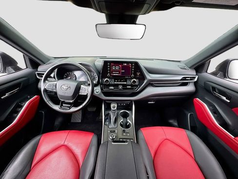 Used 2021 Toyota Highlander XSE image 15