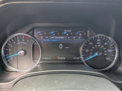 Used 2021 Ford Expedition XLT image 11