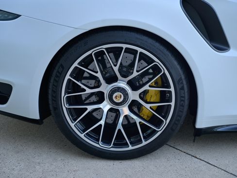 Used 2015 Porsche 911 Turbo S image 11