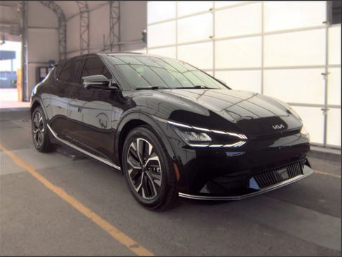 Used 2024 Kia EV6 Wind w/ Wind Technology Package AWD/4WD image 4