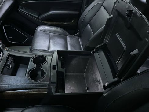 Used 2020 Chevrolet Suburban LT AWD/4WD image 24