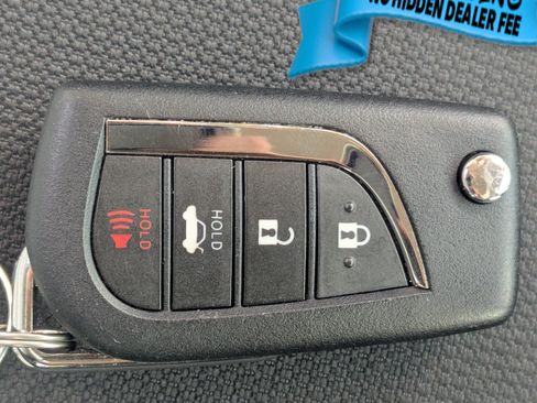 Used 2025 Toyota Corolla LE FWD image 37