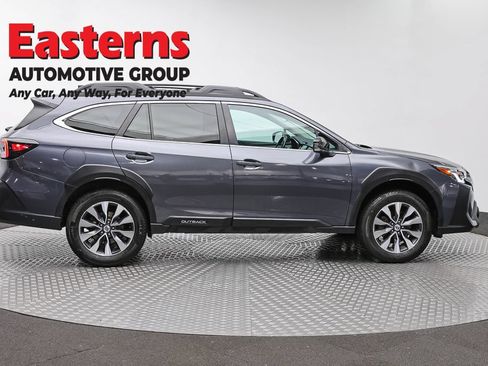 Used 2023 Subaru Outback Limited AWD/4WD image 4
