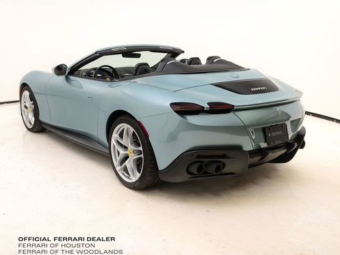 Used 2025 Ferrari Roma Spider RWD image 2