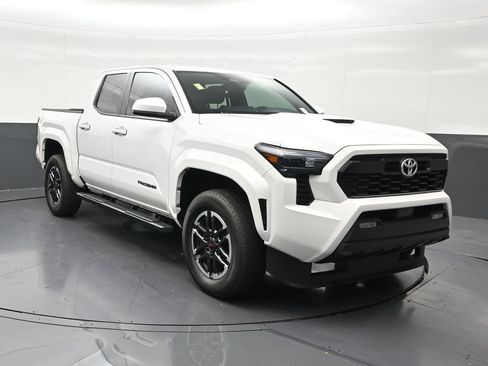 Used 2024 Toyota Tacoma TRD Sport RWD image 8