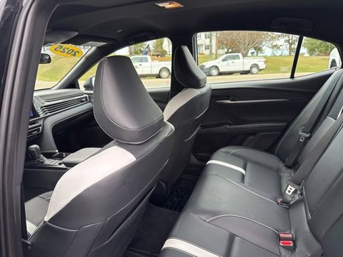 Used 2025 Toyota Camry SE image 43
