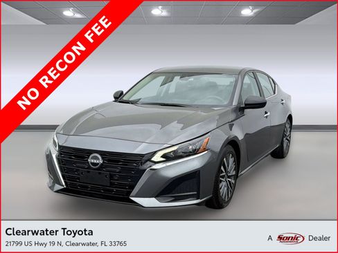 Used 2025 Nissan Altima 2.5 SV FWD image 1