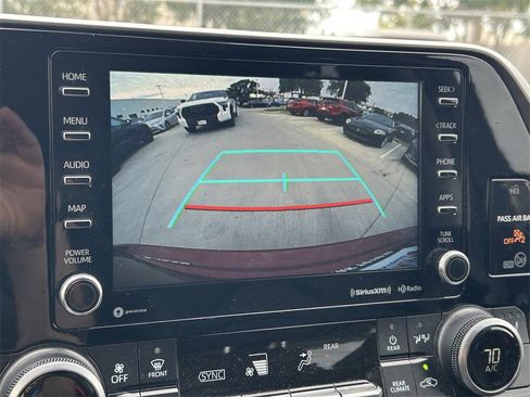 Used 2020 Toyota Highlander XLE image 37