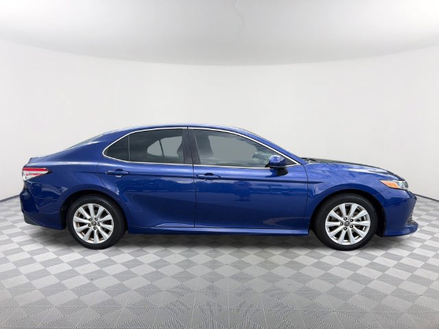 Used 2018 Toyota Camry LE FWD image 4