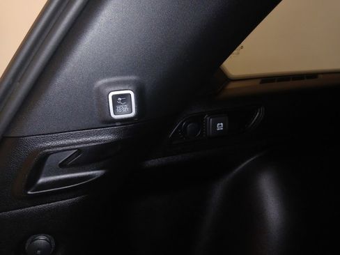 Used 2023 Jeep Grand Cherokee Altitude image 15