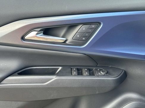 New 2025 Chevrolet Equinox EV LT w/ Convenience Package II image 18