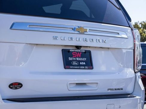 Used 2023 Chevrolet Suburban Premier image 6