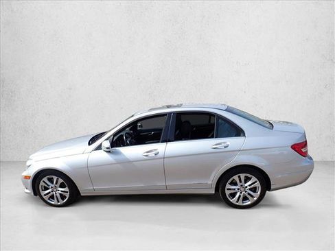 Used 2013 Mercedes-Benz C 300 4MATIC Sedan image 2