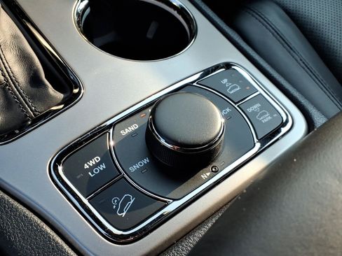 Used 2021 Jeep Grand Cherokee High Altitude AWD/4WD image 21