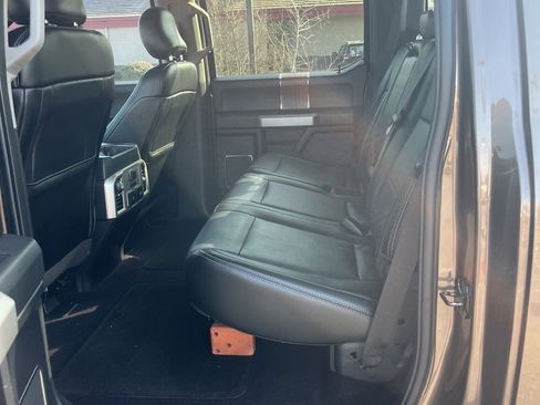 Used 2017 Ford F150 Lariat w/ Equipment Group 502A Luxury image 8