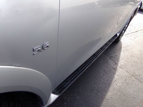 Used 2015 INFINITI QX80 4WD w/ Driver's Assistance Package image 33
