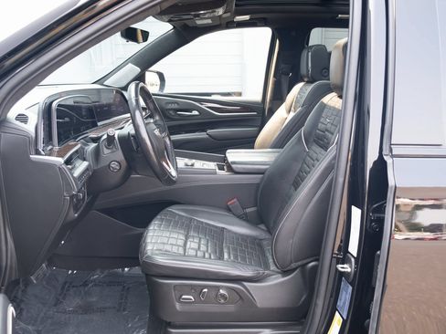 Used 2022 Cadillac Escalade Sport Platinum AWD/4WD image 11