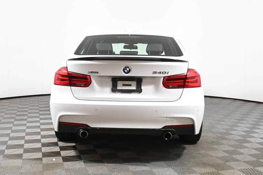 Used 2018 BMW 340i xDrive Sedan AWD/4WD image 10