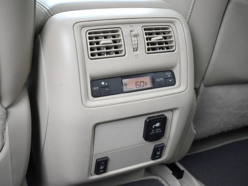 Used 2015 Nissan Pathfinder SL w/ SL Premium Package image 22