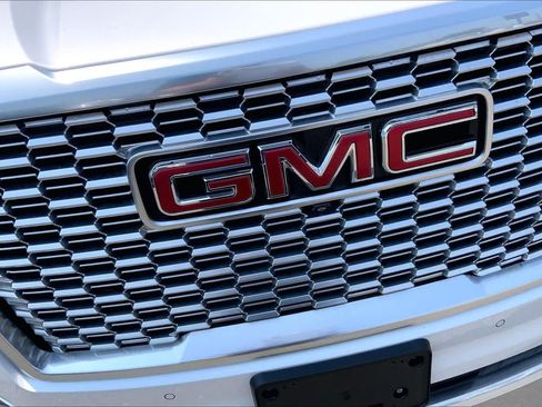 Used 2023 GMC Yukon XL Denali w/ Max Trailering Package AWD/4WD image 28