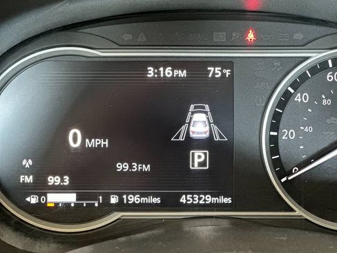 Used 2024 Nissan Versa SR FWD image 25