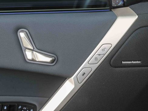 New 2026 BMW iX xDrive45 image 18