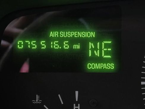 Used 2001 Lincoln Town Car Executive RWD image 12