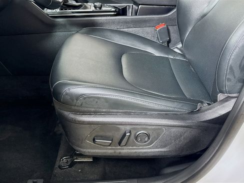 Used 2024 Kia Sportage EX image 21