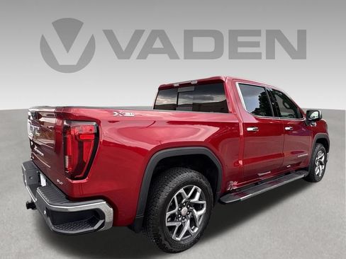 Used 2024 GMC Sierra 1500 SLT AWD/4WD image 5