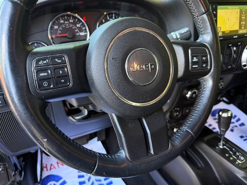 Used 2015 Jeep Wrangler Unlimited Rubicon w/ Dual Top Group AWD/4WD image 41