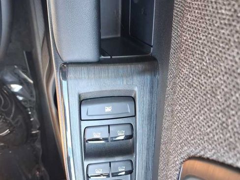 Used 2026 Subaru Outback Premium AWD/4WD image 18