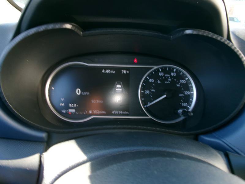 Used 2025 Nissan Versa SV FWD image 2