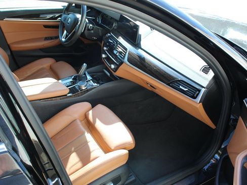 Used 2017 BMW 530i RWD image 12