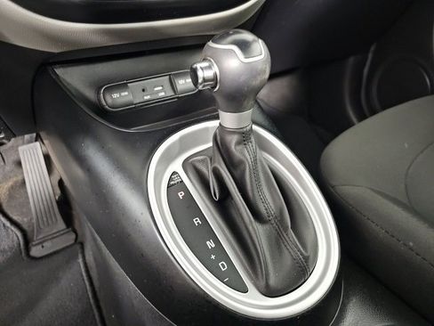 Used 2019 Kia Soul Base image 21