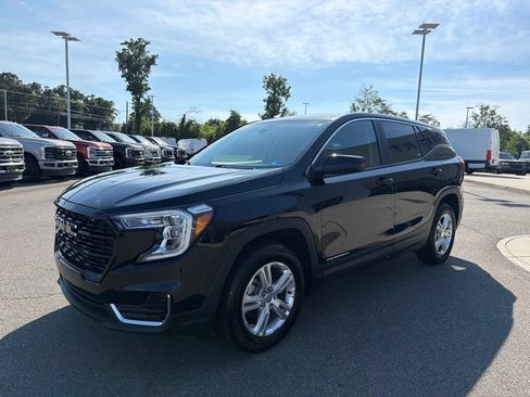 Used 2024 GMC Terrain SLE AWD/4WD image 8