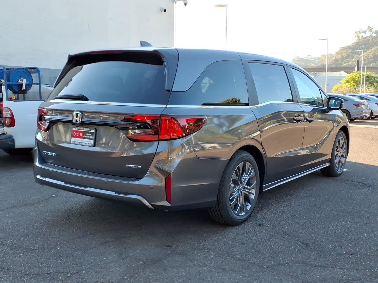 New 2027 Honda Odyssey Touring image 4