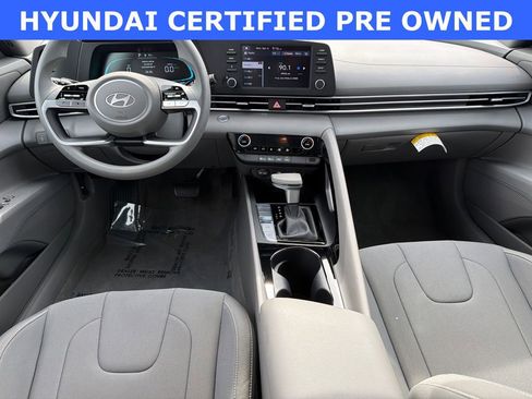Used 2025 Hyundai Elantra Blue image 22