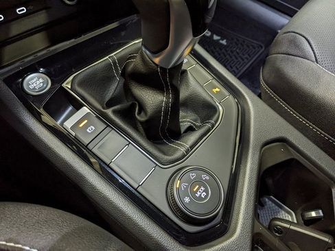 New 2026 Volkswagen Taos SEL image 20