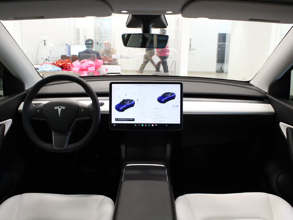 Used 2021 Tesla Model Y Long Range AWD/4WD image 20