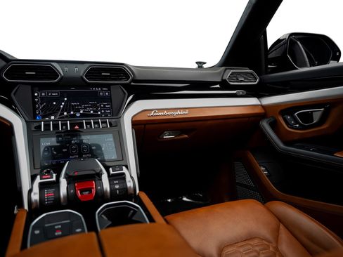 Used 2019 Lamborghini Urus AWD/4WD image 39