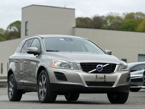 Used 2012 Volvo XC60 T6 AWD/4WD image 2