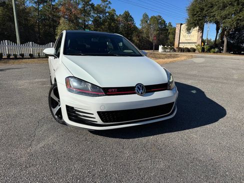 Used 2017 Volkswagen GTI SE image 36