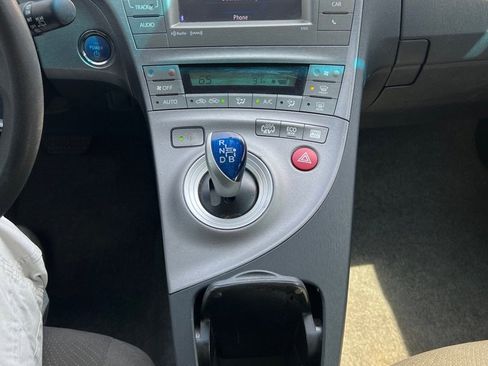 Used 2014 Toyota Prius Plug-In Hybrid image 21
