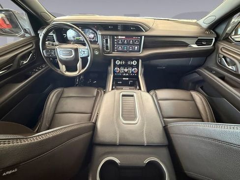 Used 2024 GMC Yukon XL Denali w/ Advanced Technology Package image 12
